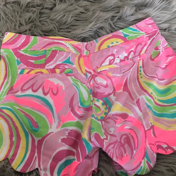 Lilly Pulitzer Buttercut Shorts - Picture 4 of 5